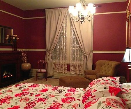 The Egan Inn Pembroke Bagian luar foto