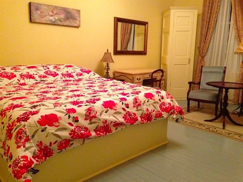 The Egan Inn Pembroke Bagian luar foto