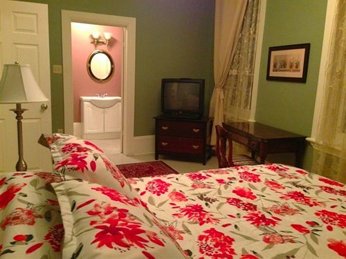 The Egan Inn Pembroke Bagian luar foto